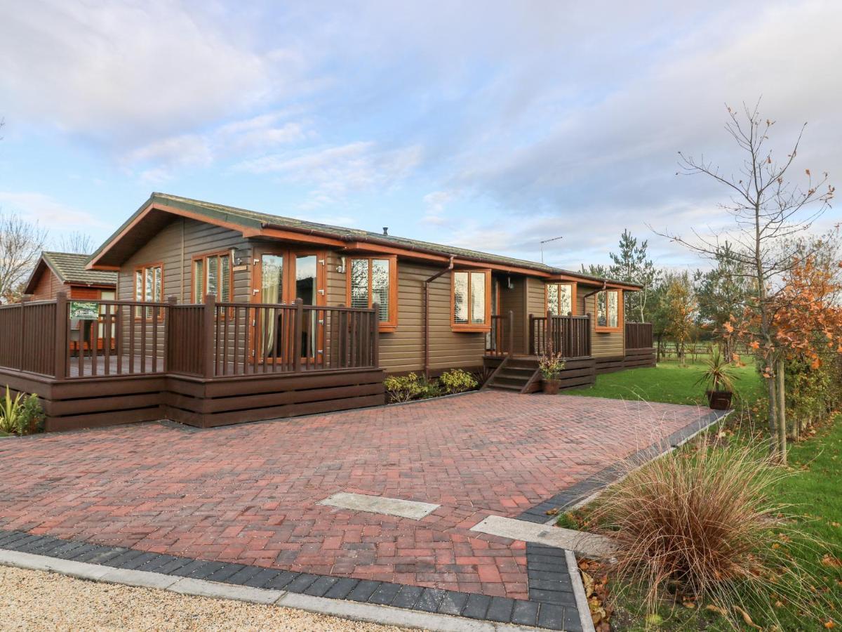 Oakwood Lodge York Exterior foto